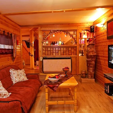 Under The Walnut Tree Shade Lodge Adi Room photo
