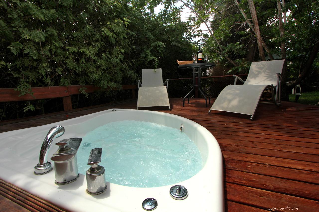 Lodge Under The Walnut Tree Shade Adi