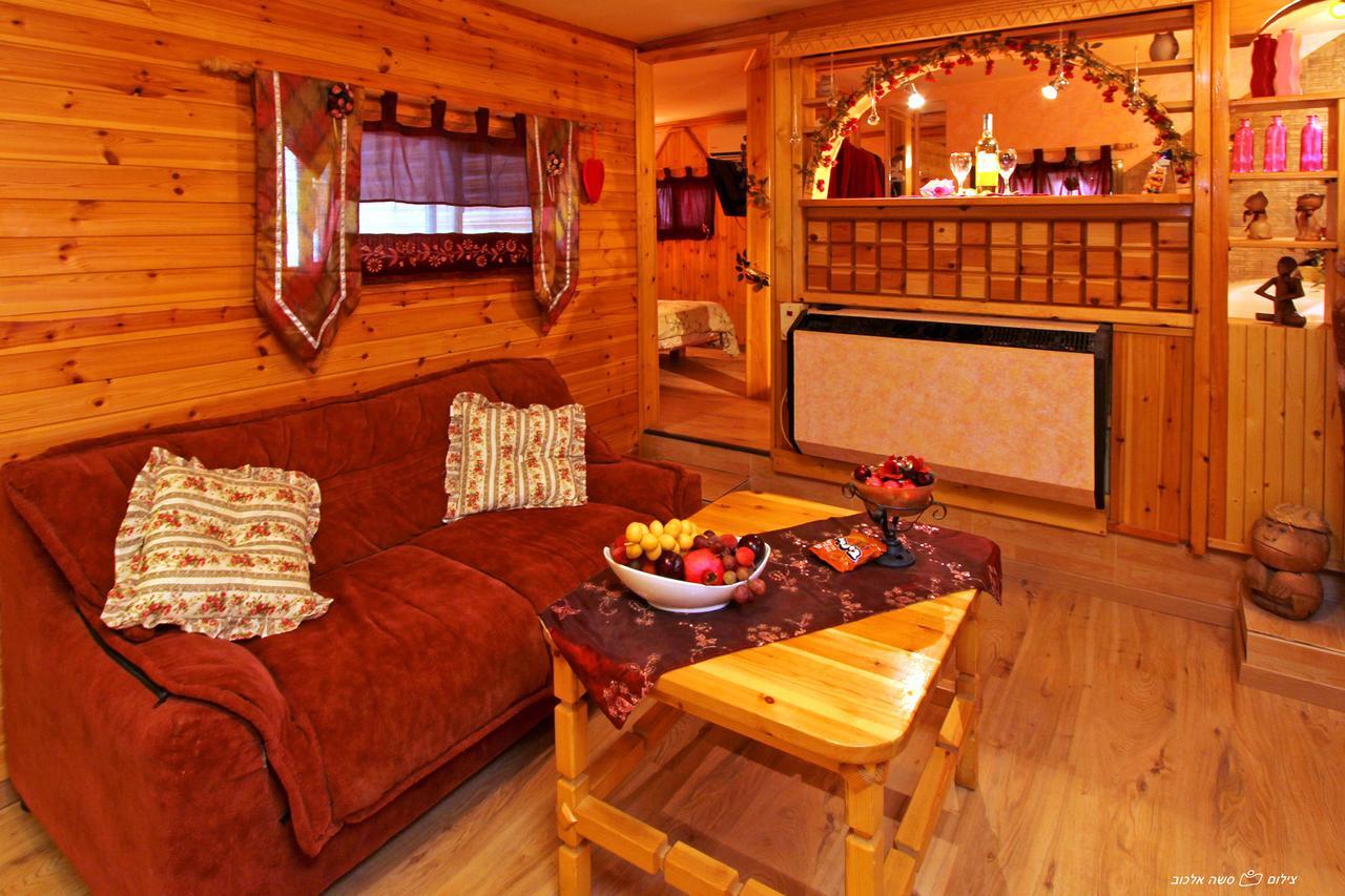 Under The Walnut Tree Shade Lodge Adi
